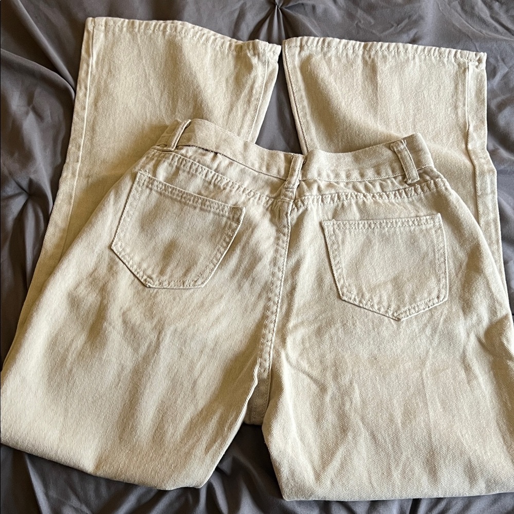 Women's Cream High-Rise Straight Jeans Size Small Tears Both Knees Super Soft